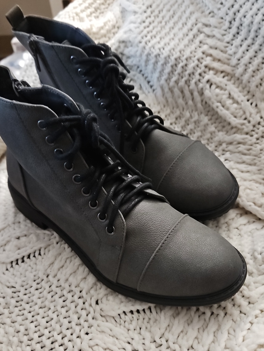 Charlotte Russo Ladies Grey Mid Height Boots With Laces & Zipper Size 7